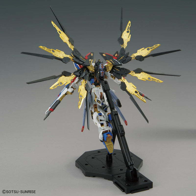 MGEX 1/100 Strike Freedom Gundam - Collector Life - Bandai