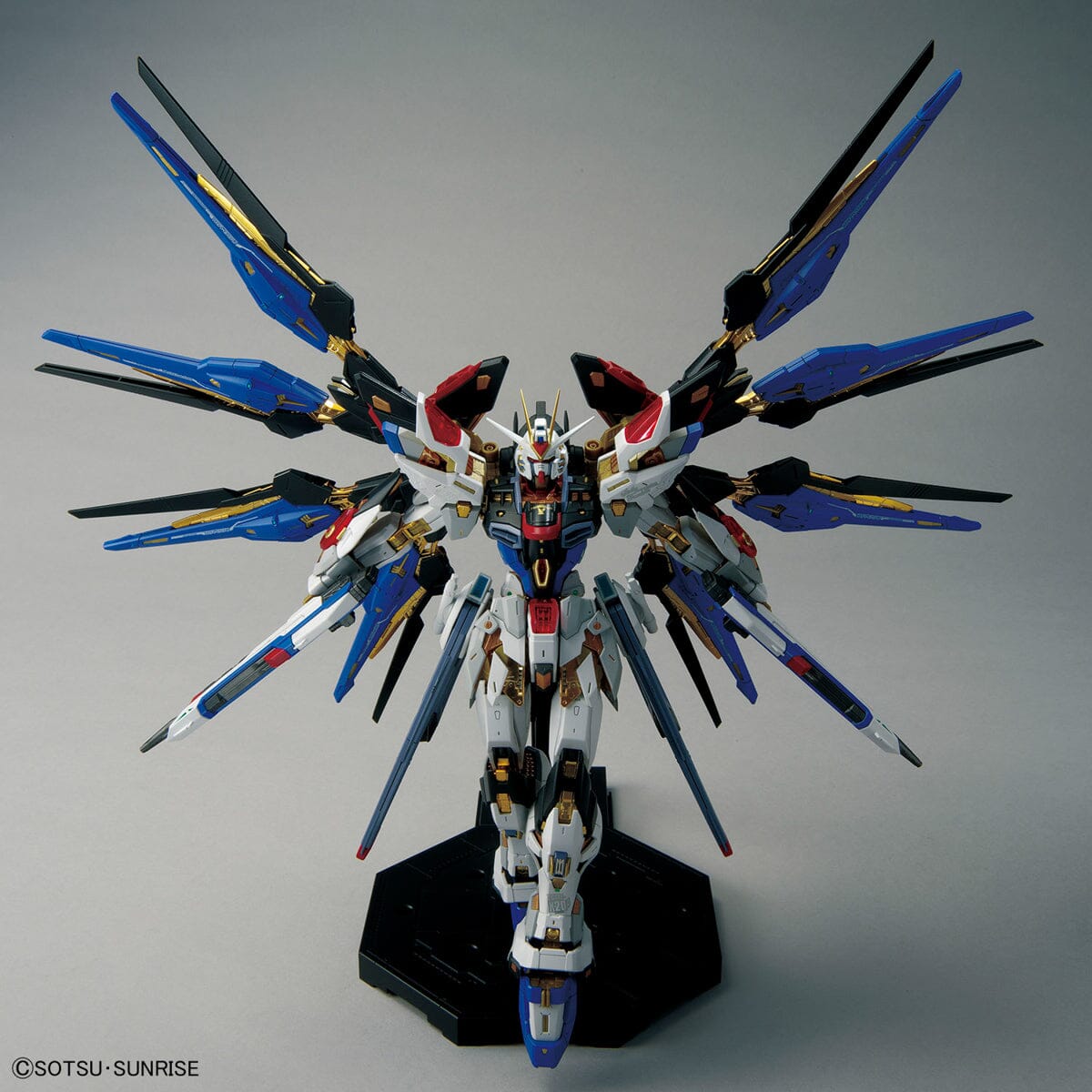 MGEX 1/100 Strike Freedom Gundam - Collector Life - Bandai