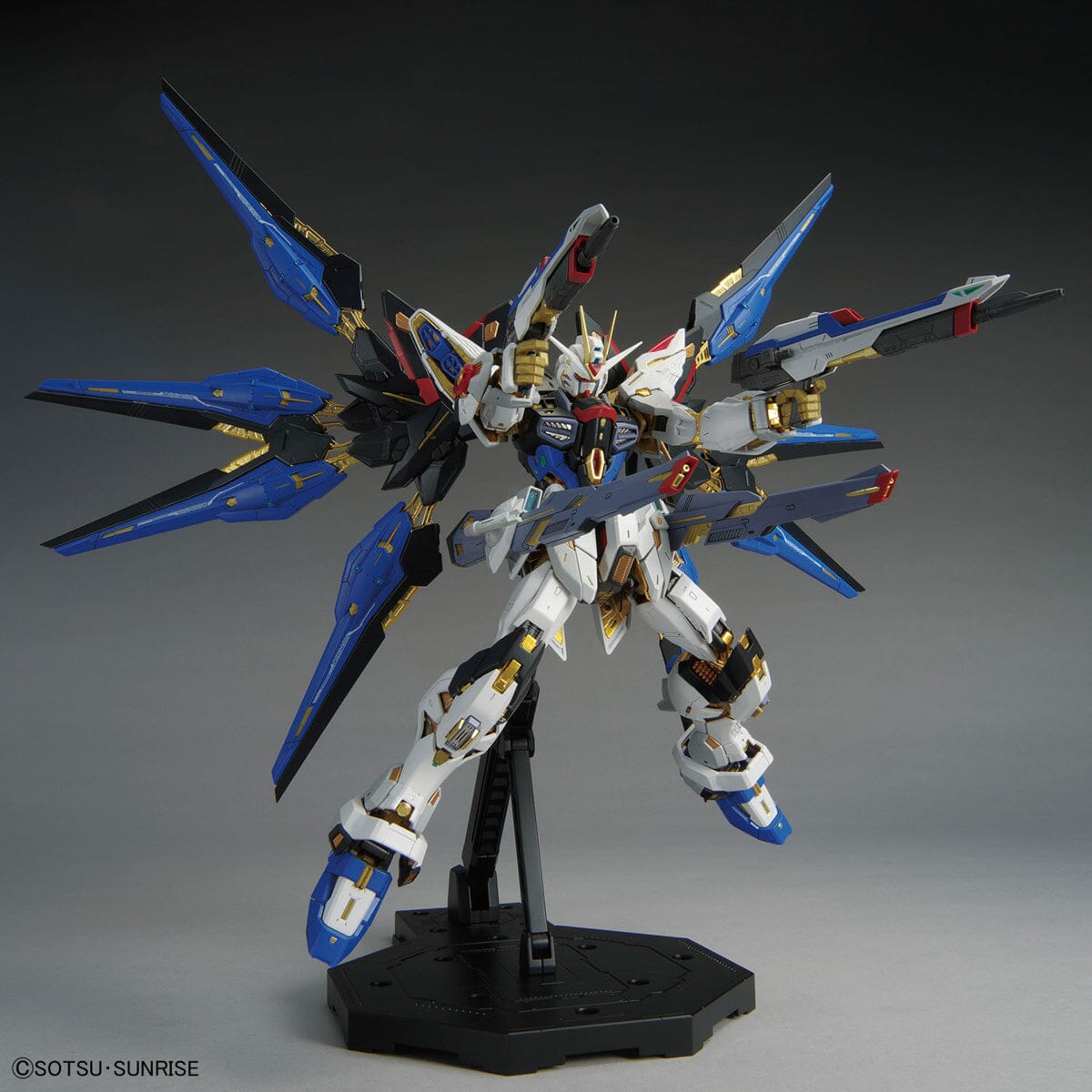 MGEX 1/100 Strike Freedom Gundam - Collector Life - Bandai