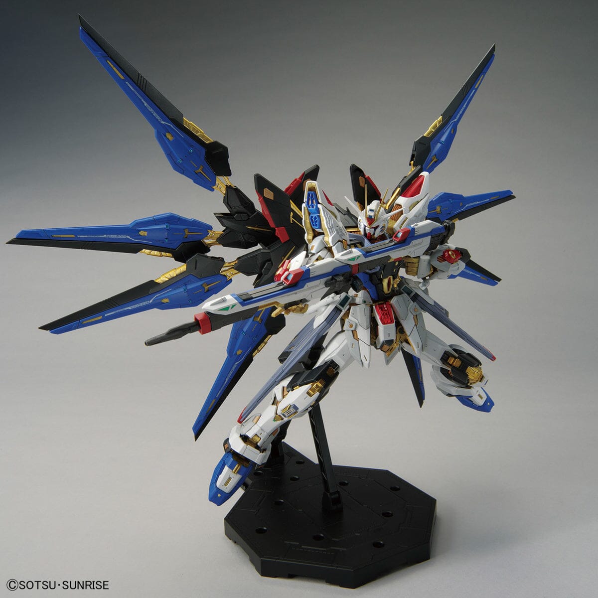 MGEX 1/100 Strike Freedom Gundam - Collector Life - Bandai