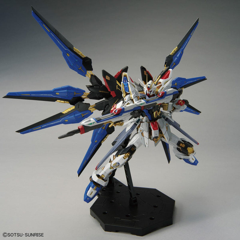 MGEX 1/100 Strike Freedom Gundam - Collector Life - Bandai