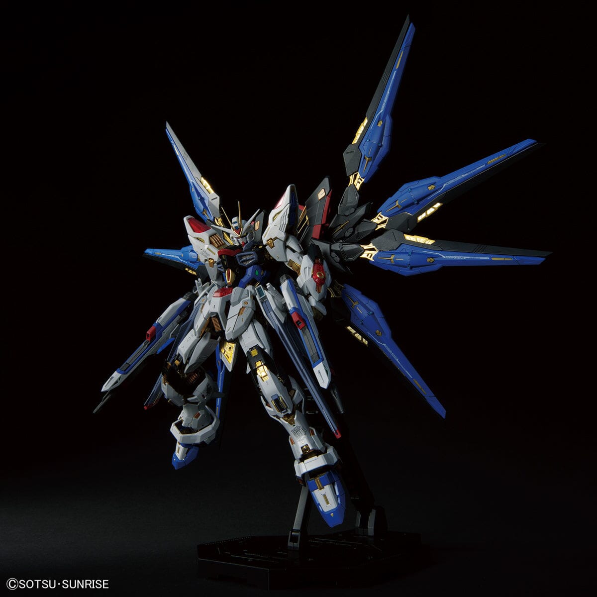 MGEX 1/100 Strike Freedom Gundam - Collector Life - Bandai