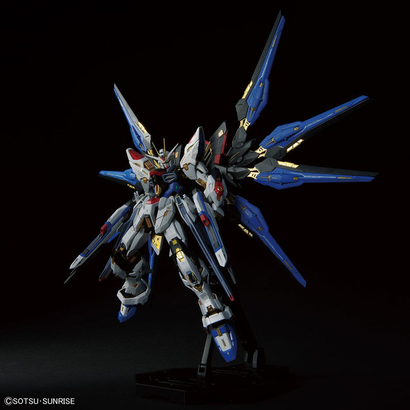 MGEX 1/100 Strike Freedom Gundam - Collector Life - Bandai